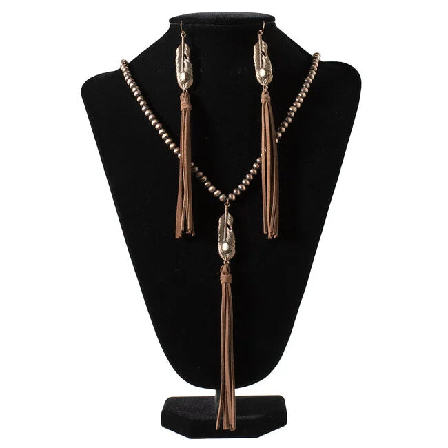 d450022202-silver-strike-feather-tassel-necklace-s_1.webp